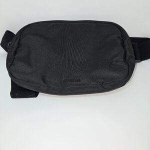 🖤 Victoria’s Secret Black Belt Bag – Gently Used | Adjustable Strap |